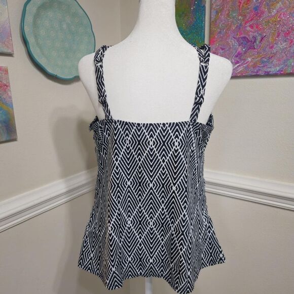 NWOT Tankini Swimsuit Top - Picture 6 of 10